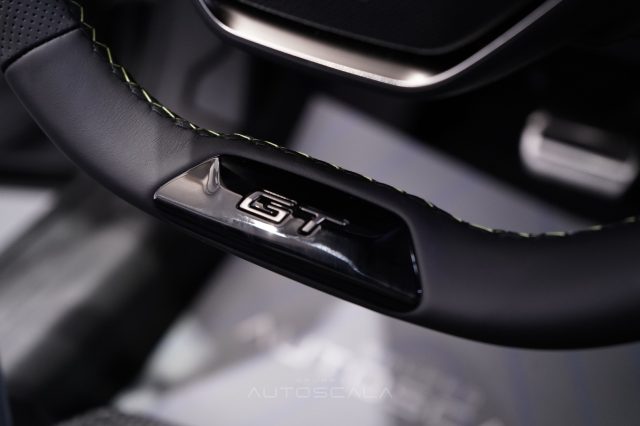 PEUGEOT 2008 usata, con Fari LED