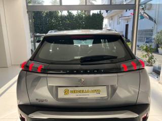 PEUGEOT 2008 usata, con Controllo automatico clima