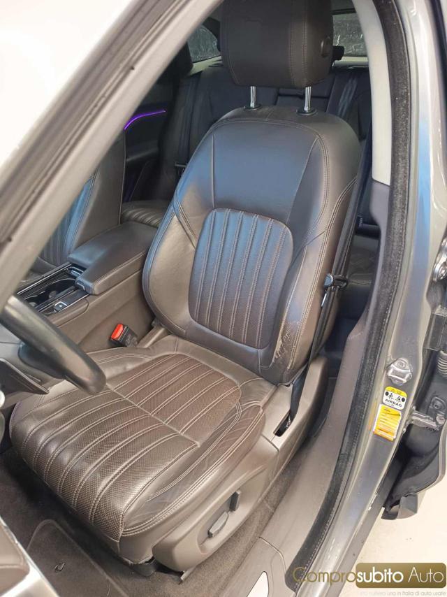 JAGUAR F-Pace usata, con Specchietti laterali elettrici