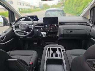 HYUNDAI Staria usata, con Cruise Control
