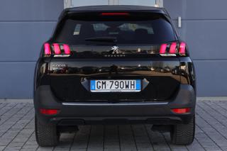 PEUGEOT 5008 usata, con Sedile posteriore sdoppiato