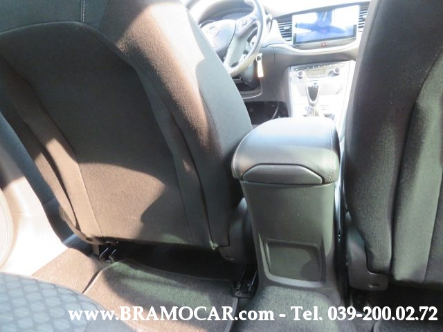 OPEL Astra usata, con Bluetooth