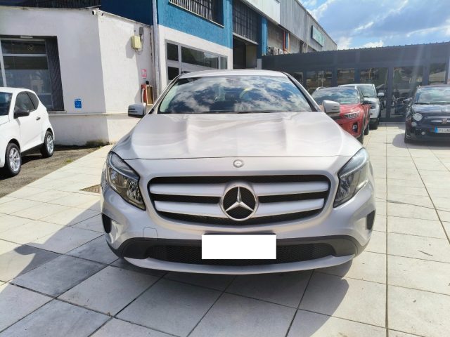 MERCEDES-BENZ GLA 180 usata, con Airbag