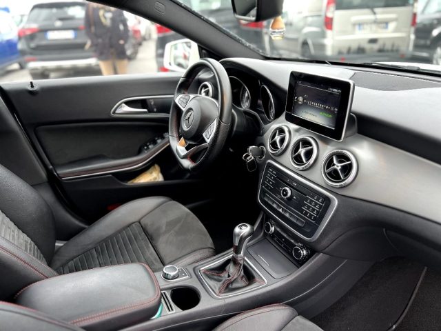 MERCEDES-BENZ CLA 200 usata, con Chiusura centralizzata