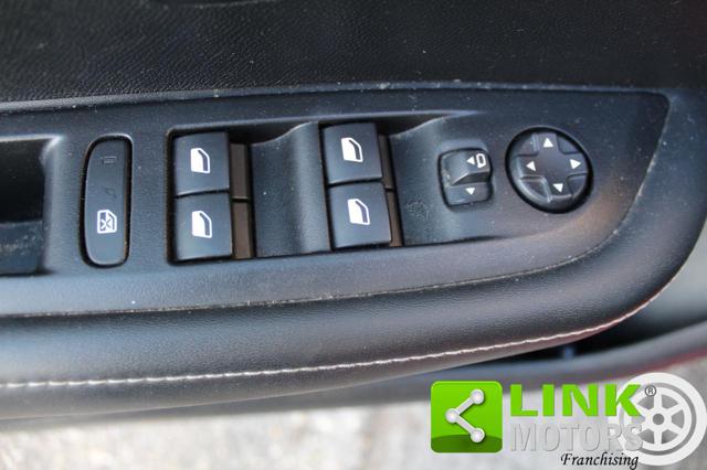 PEUGEOT 208 usata, con Airbag testa