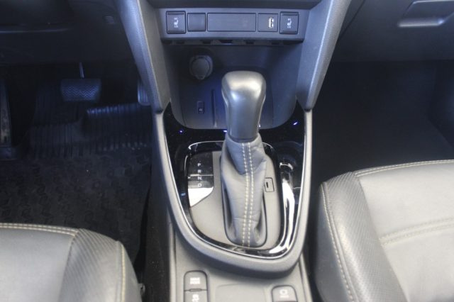 TOYOTA Yaris Cross usata, con Bracciolo