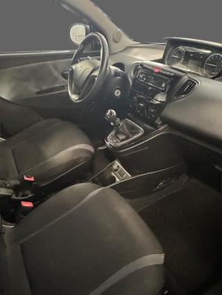 LANCIA Ypsilon usata, con Airbag