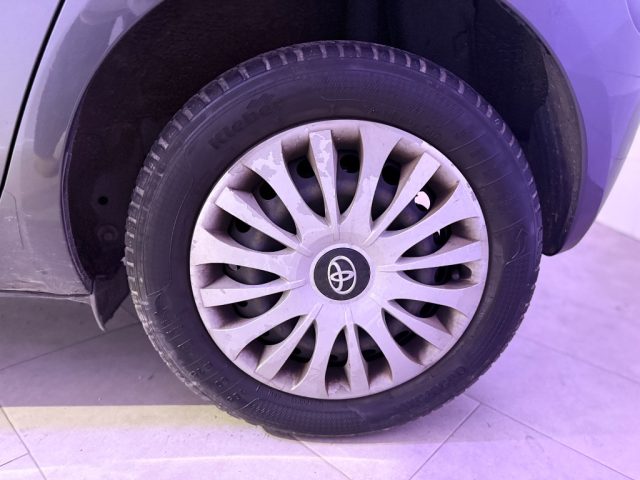 TOYOTA Yaris usata 3