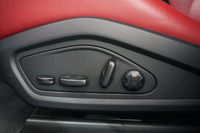 PORSCHE Taycan usata, con Autoradio