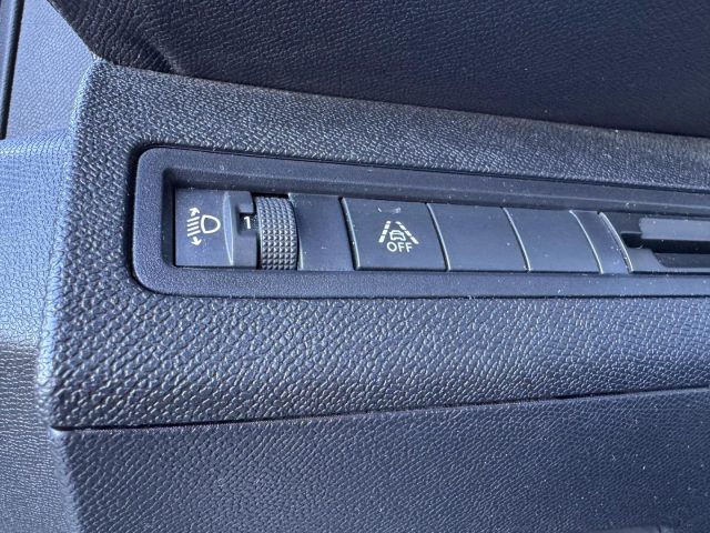 PEUGEOT 5008 usata, con Park Distance Control