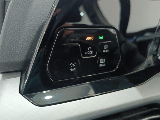 VOLKSWAGEN Golf usata, con Bracciolo