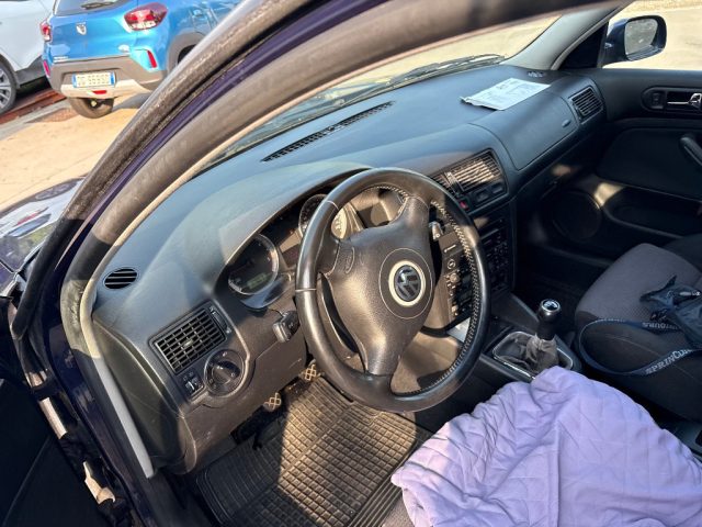 VOLKSWAGEN Golf usata, con Autoradio