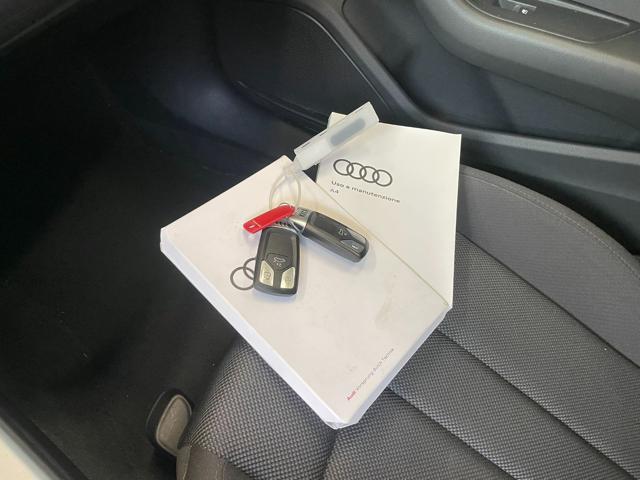 AUDI A4 usata, con Park Distance Control