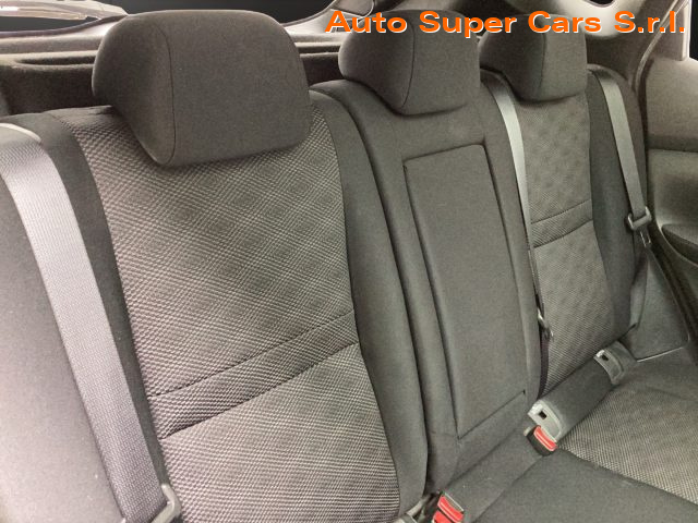 NISSAN Qashqai usata, con Lettore CD