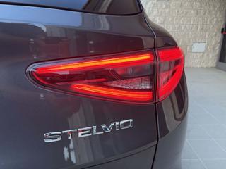 ALFA ROMEO Stelvio usata, con Leve al volante