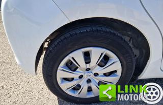 TOYOTA Yaris usata, con Lettore CD