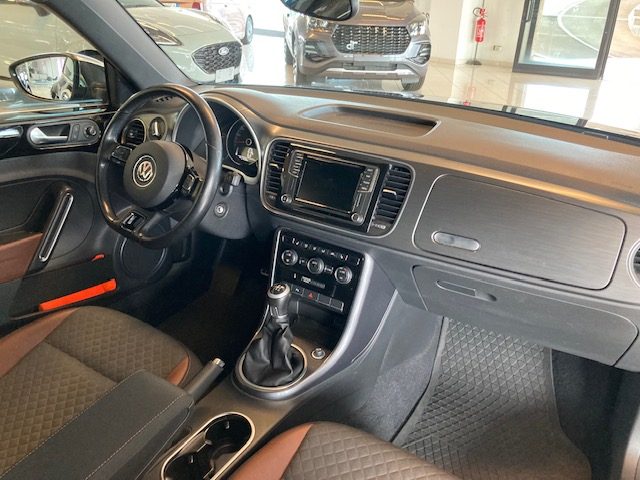 VOLKSWAGEN Maggiolino usata, con Cruise Control