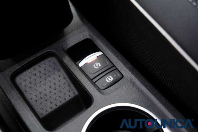 RENAULT Captur usata, con Luci diurne