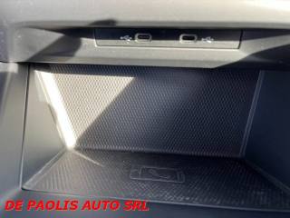 VOLKSWAGEN Golf usata, con USB