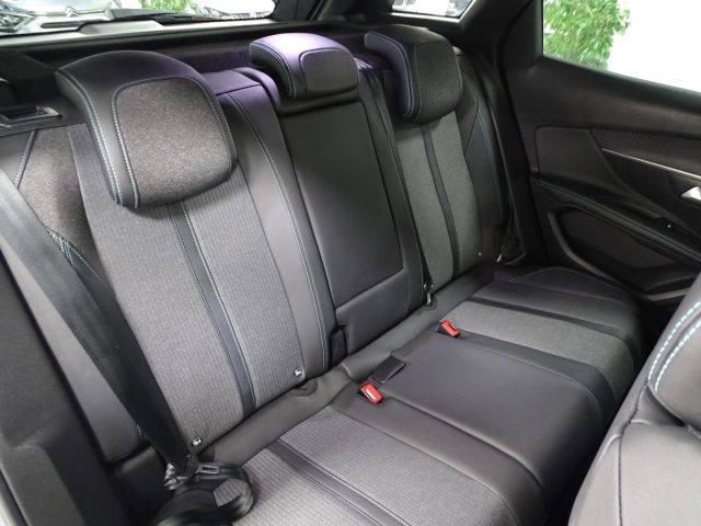 PEUGEOT 3008 usata, con USB