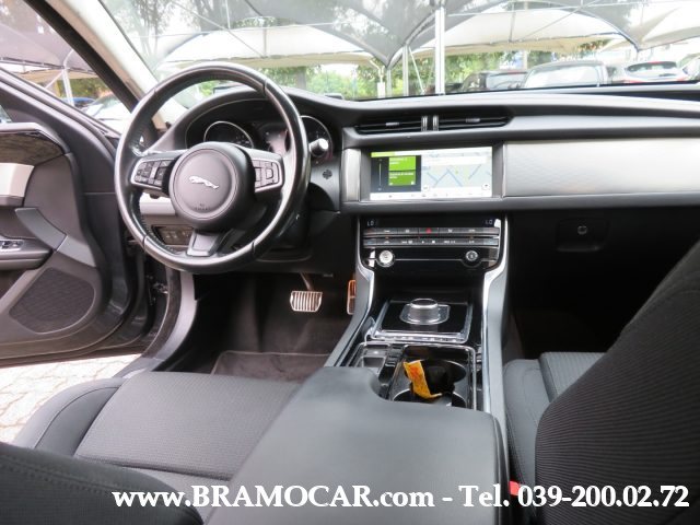 JAGUAR XF usata, con Sensori di parcheggio anteriori