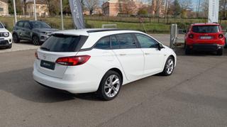 OPEL Astra usata, con Park Distance Control
