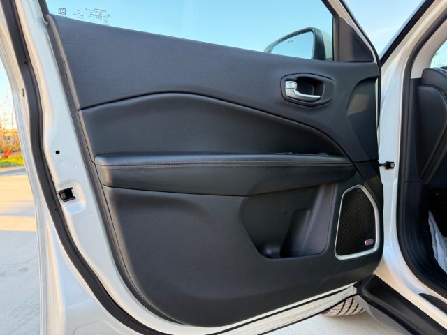 JEEP Compass usata, con Autoradio digitale