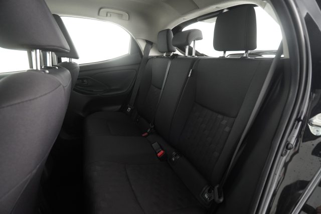 TOYOTA Yaris usata 3