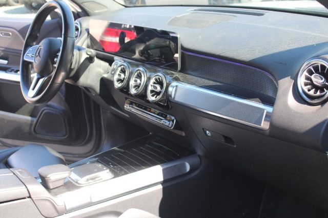 MERCEDES-BENZ GLB 200 usata, con Interni in pelle