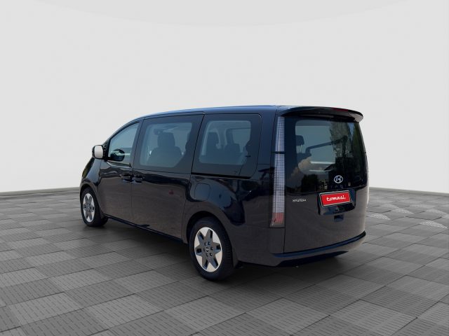 HYUNDAI Staria usata 2