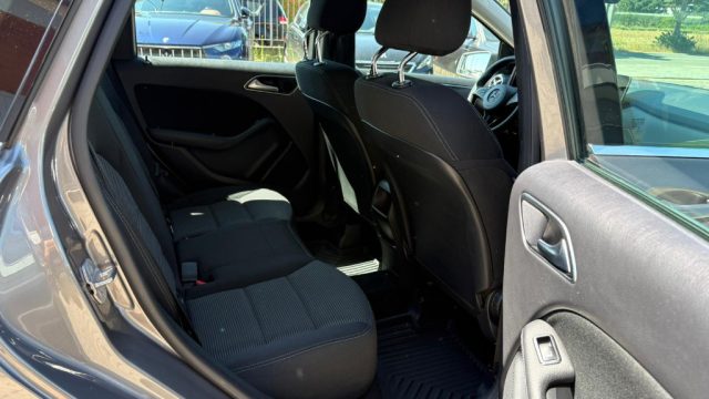 MERCEDES-BENZ B 180 usata, con Airbag testa