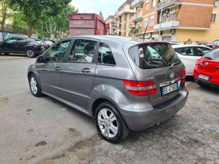 MERCEDES-BENZ B 180 usata, con Alzacristalli elettrici