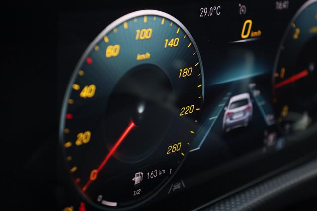 MERCEDES-BENZ CLA 220 usata, con Controllo elettronico della corsia