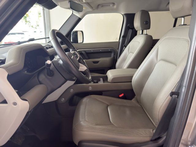 LAND ROVER Defender usata 27
