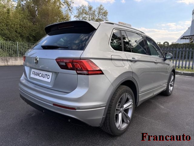 VOLKSWAGEN Tiguan usata, con Airbag laterali
