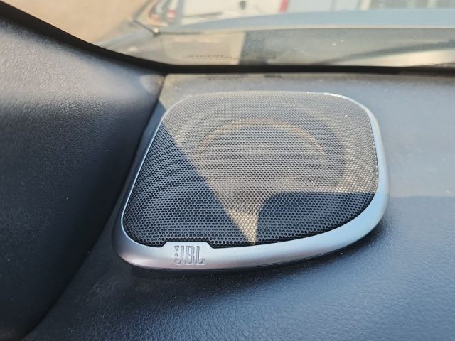 TOYOTA Hilux usata, con Bluetooth