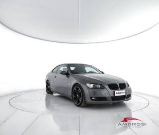 BMW 330 usata 1