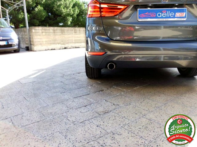 BMW 216 usata, con Hill holder