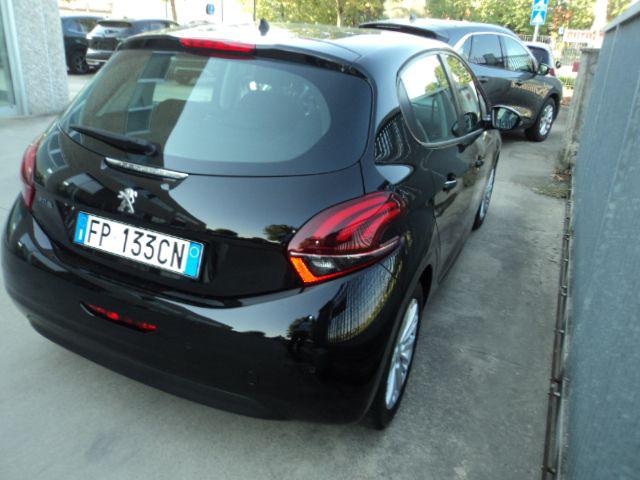 PEUGEOT 208 usata, con Alzacristalli elettrici