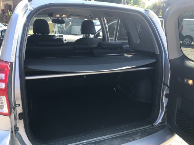 TOYOTA RAV 4 usata, con Autoradio
