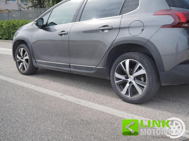 PEUGEOT 2008 usata, con Airbag testa