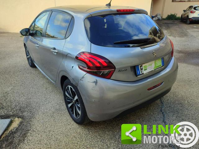 PEUGEOT 208 usata, con Alzacristalli elettrici