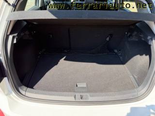 VOLKSWAGEN Golf usata, con Touch screen