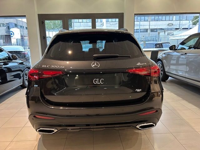 MERCEDES-BENZ GLC 300 usata, con Alzacristalli elettrici