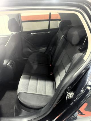 VOLKSWAGEN Golf usata, con Airbag testa