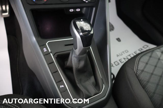 VOLKSWAGEN Taigo usata, con Sistema di navigazione