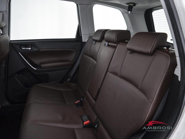 SUBARU Forester usata 9