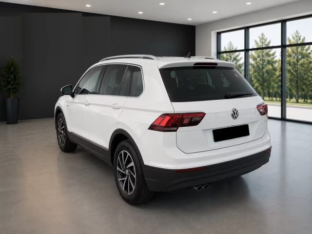 VOLKSWAGEN Tiguan usata, con Airbag