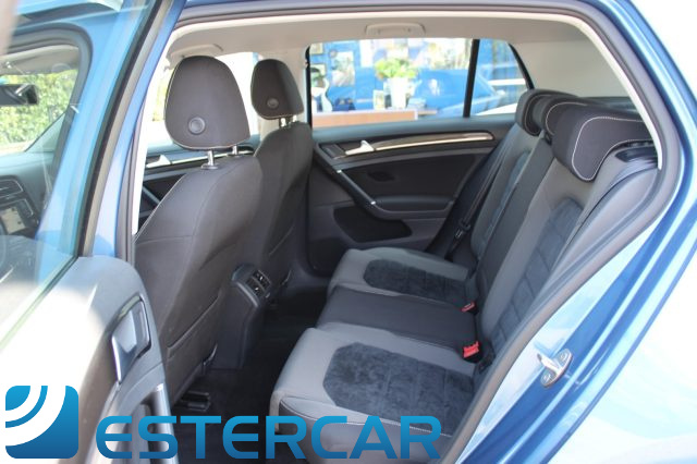 VOLKSWAGEN Golf usata, con Airbag testa