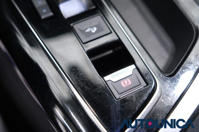 PEUGEOT 3008 usata, con Specchietti laterali elettrici